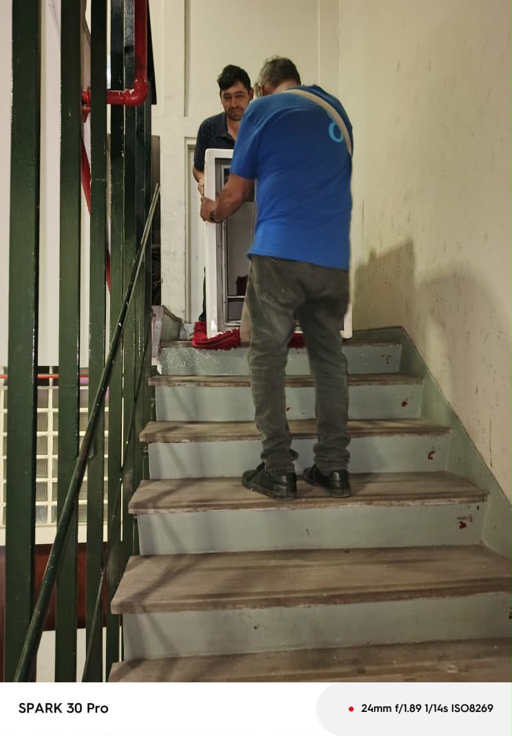 Traslado de caja fuerte en edificios con ascensor